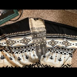 Patterned wool shawl